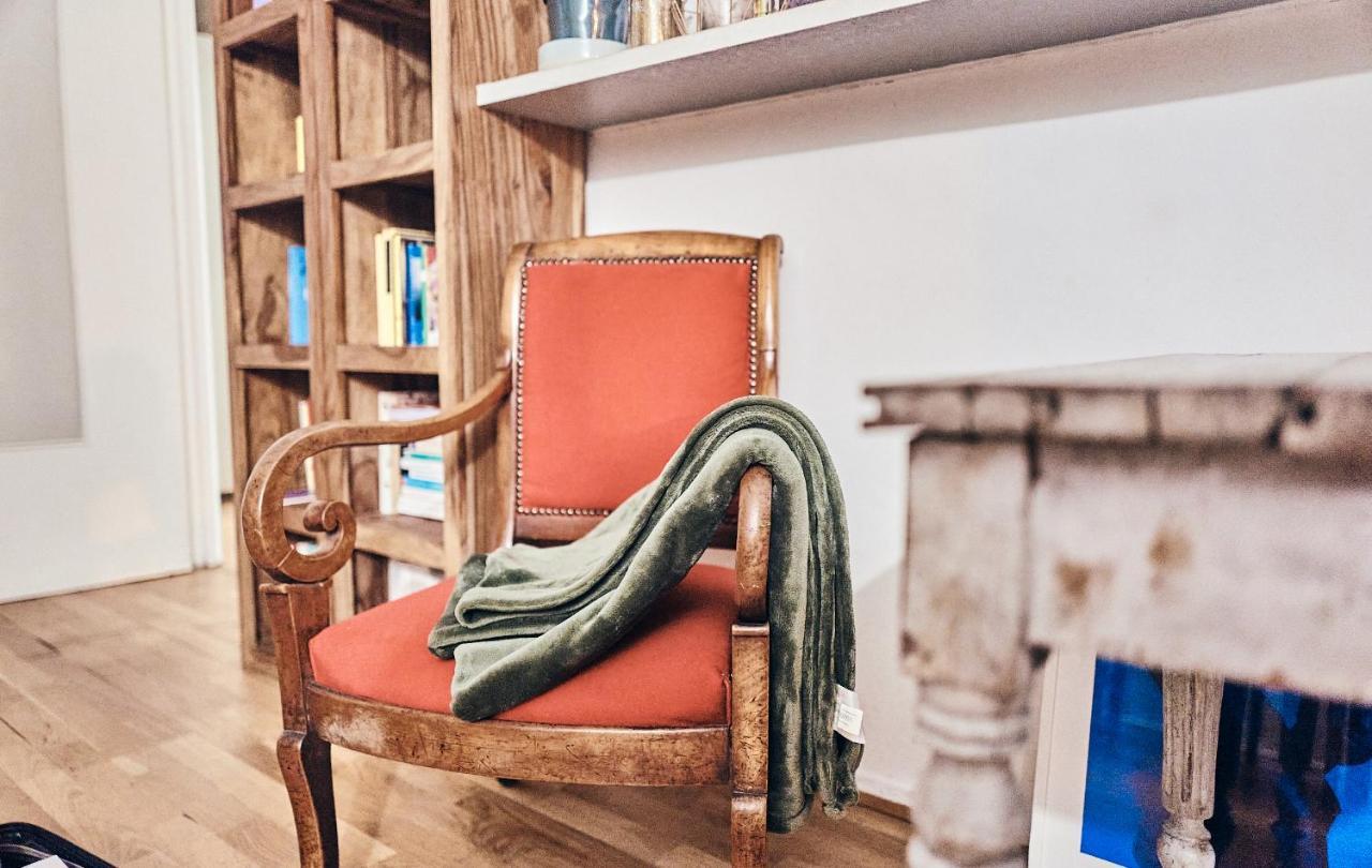 Apartment Cozy Small Artist Studio *