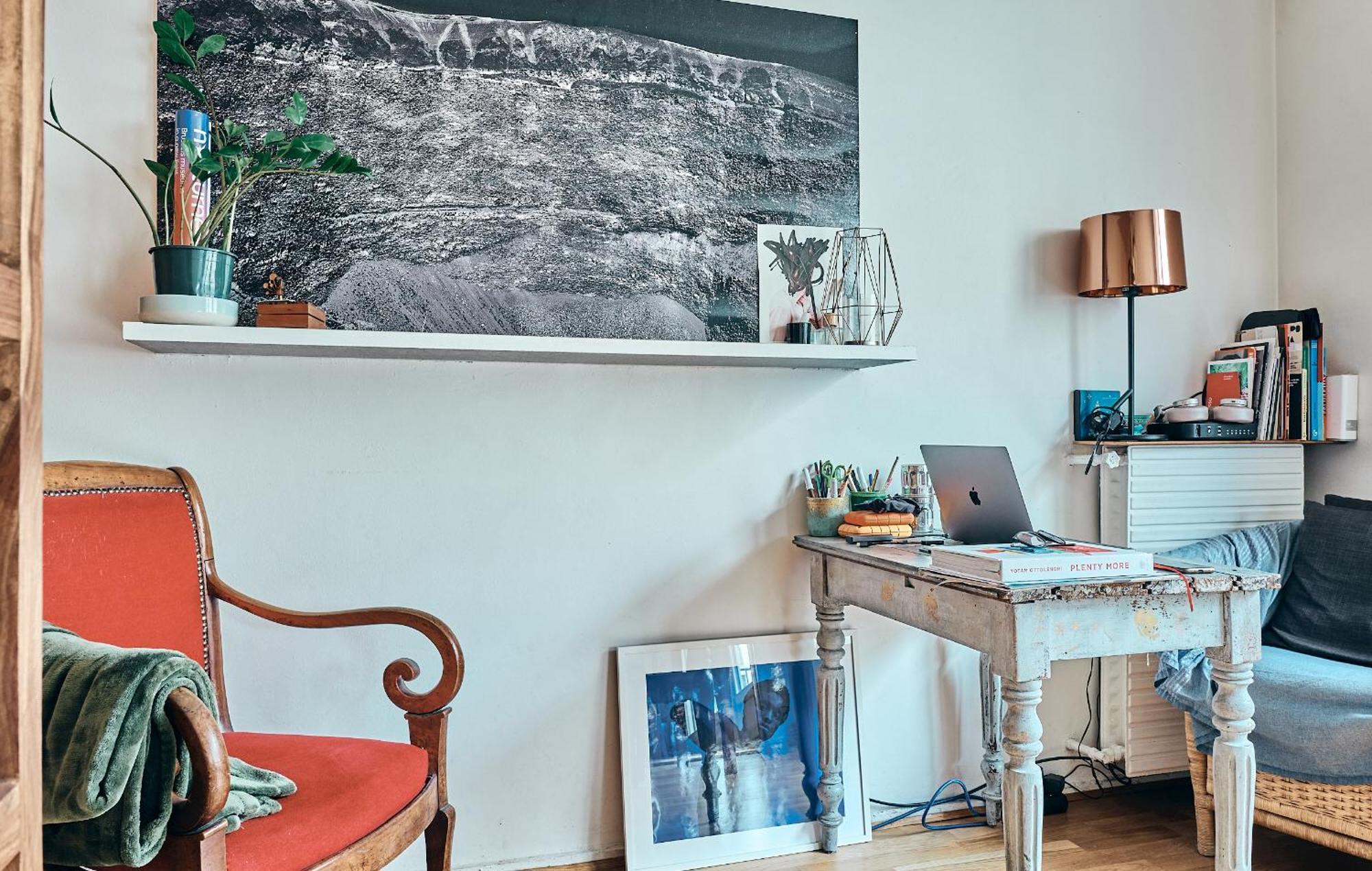 Cozy Small Artist Studio Paris